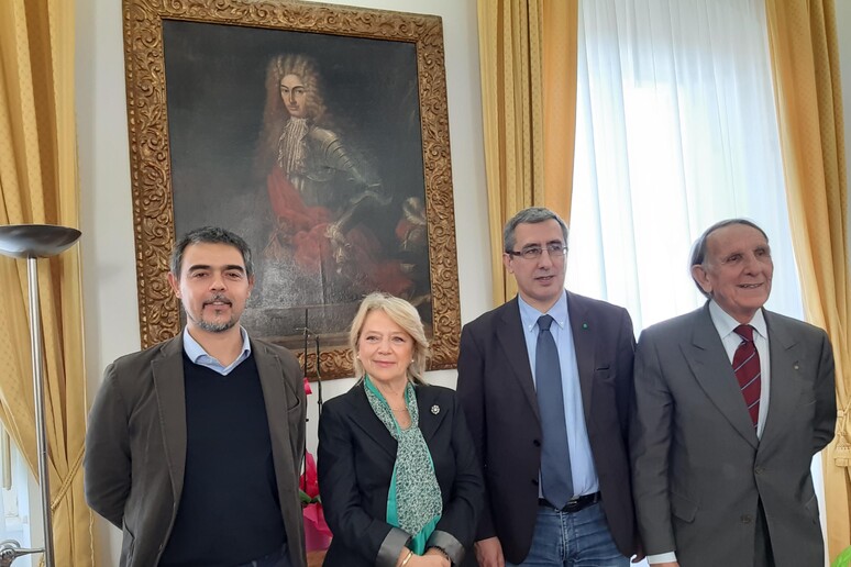 - RIPRODUZIONE RISERVATA