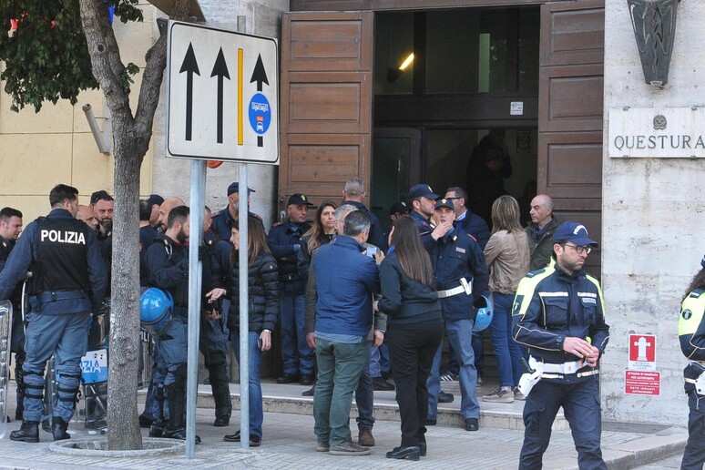 - RIPRODUZIONE RISERVATA