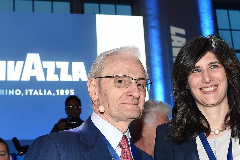 - RIPRODUZIONE RISERVATA