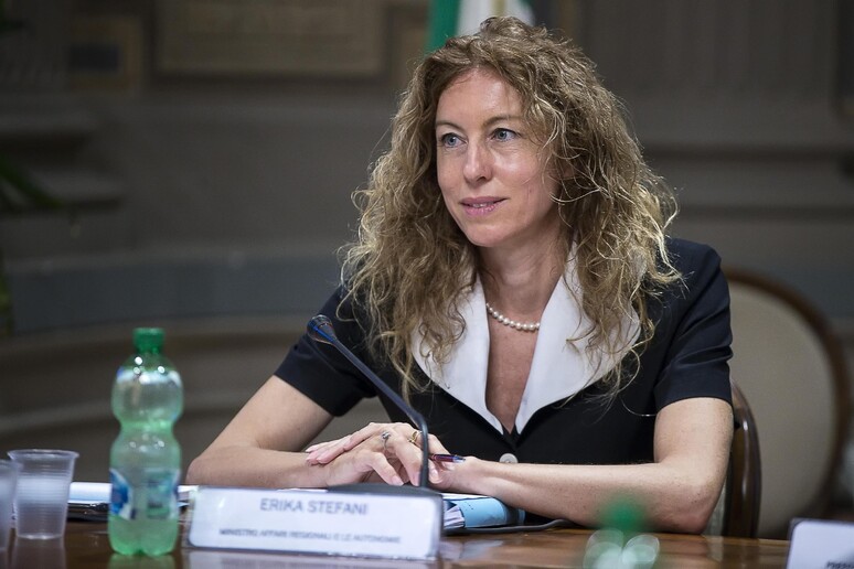 - RIPRODUZIONE RISERVATA