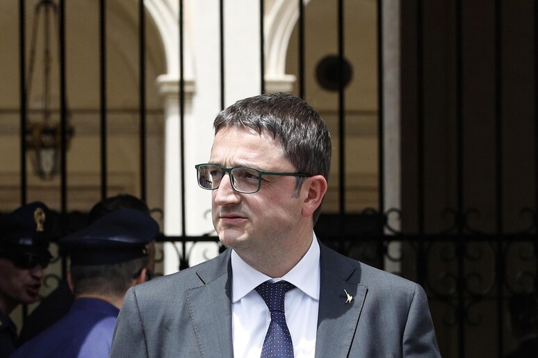 - RIPRODUZIONE RISERVATA