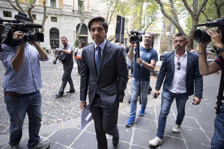 -     RIPRODUZIONE RISERVATA