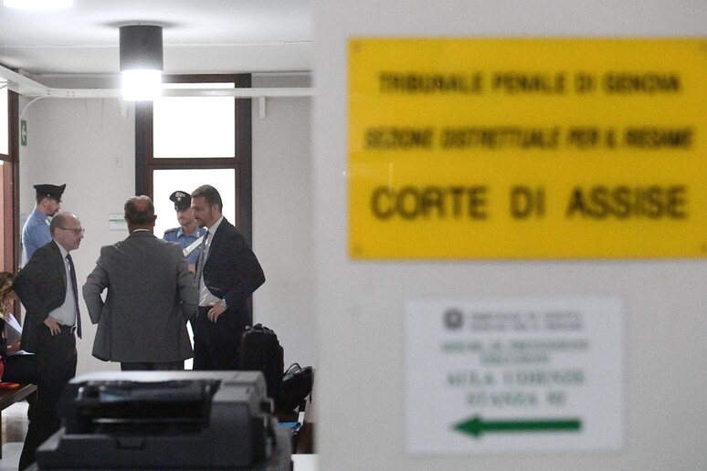 - RIPRODUZIONE RISERVATA