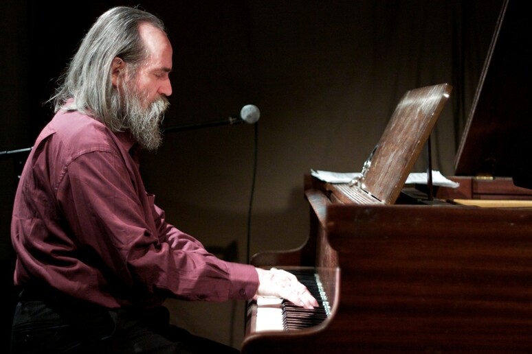 Musica: il pianista Lubomyr Melnyk a Bologna Modern - RIPRODUZIONE RISERVATA