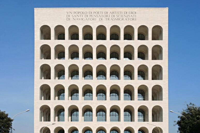 - RIPRODUZIONE RISERVATA