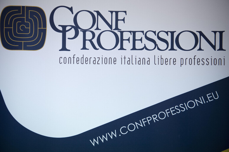 - RIPRODUZIONE RISERVATA