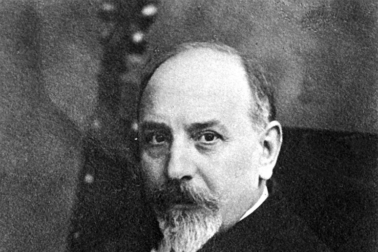 Luigi Pirandello - RIPRODUZIONE RISERVATA