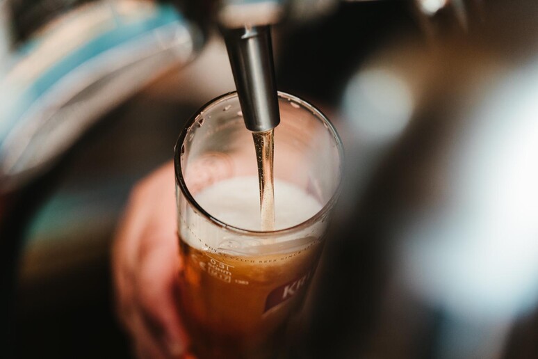 Estate, è  'bionda ' la birra più amata nei ristoranti - RIPRODUZIONE RISERVATA