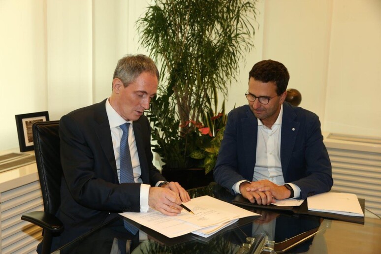 - RIPRODUZIONE RISERVATA