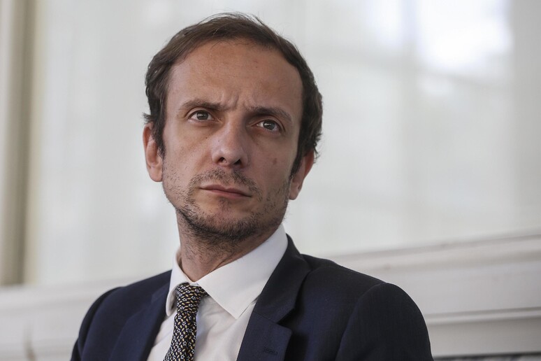 - RIPRODUZIONE RISERVATA