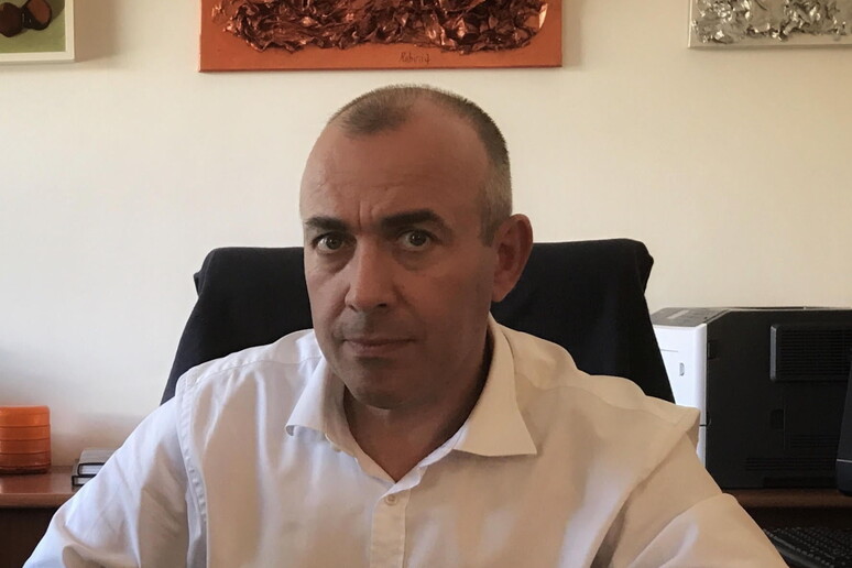 - RIPRODUZIONE RISERVATA