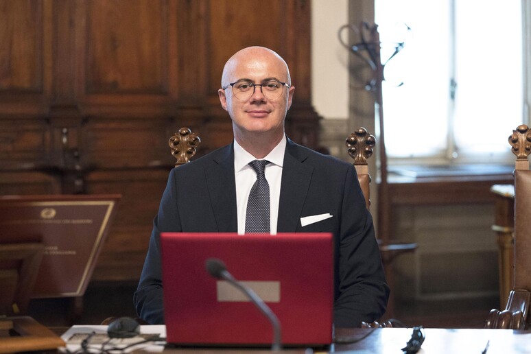 - RIPRODUZIONE RISERVATA