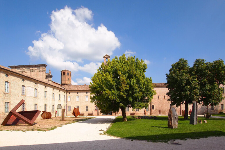 - RIPRODUZIONE RISERVATA