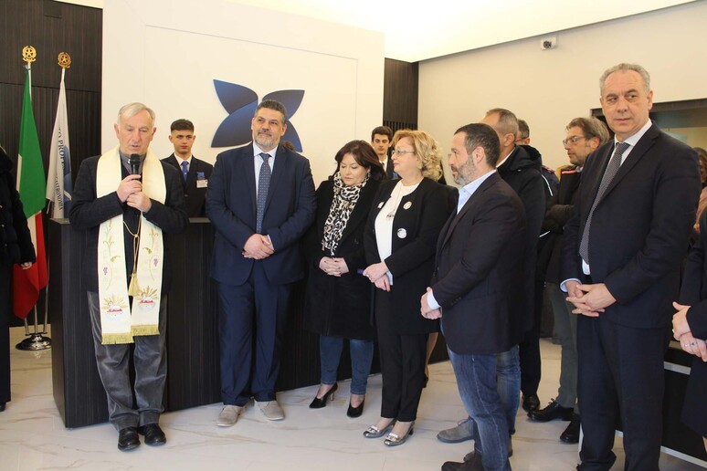 - RIPRODUZIONE RISERVATA