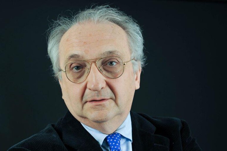 - RIPRODUZIONE RISERVATA