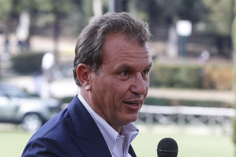 - RIPRODUZIONE RISERVATA