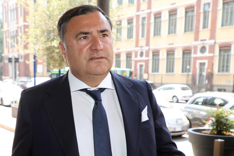 - RIPRODUZIONE RISERVATA
