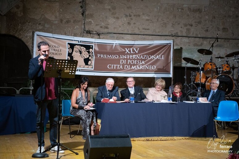 - RIPRODUZIONE RISERVATA