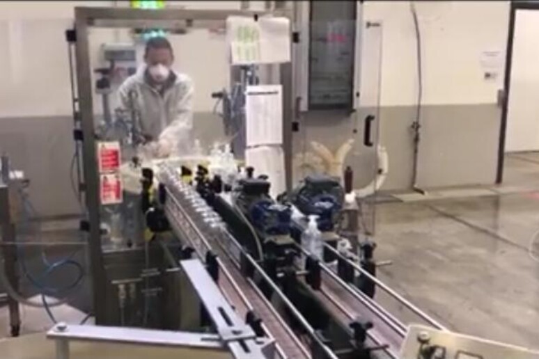 - RIPRODUZIONE RISERVATA