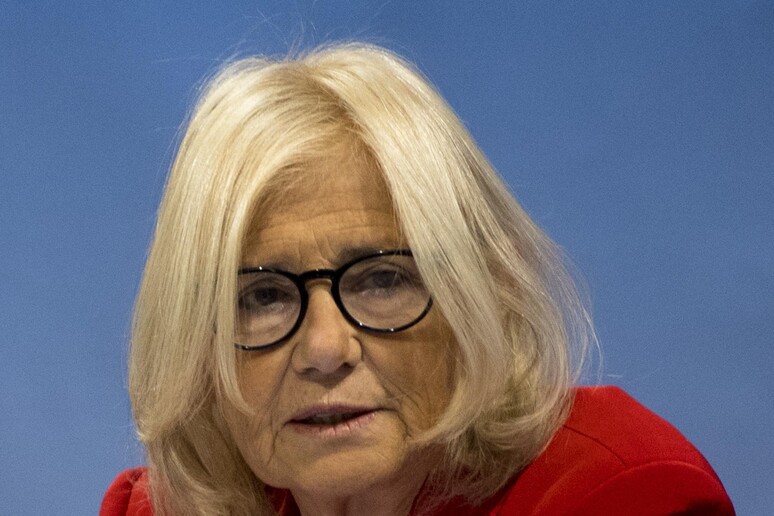 - RIPRODUZIONE RISERVATA