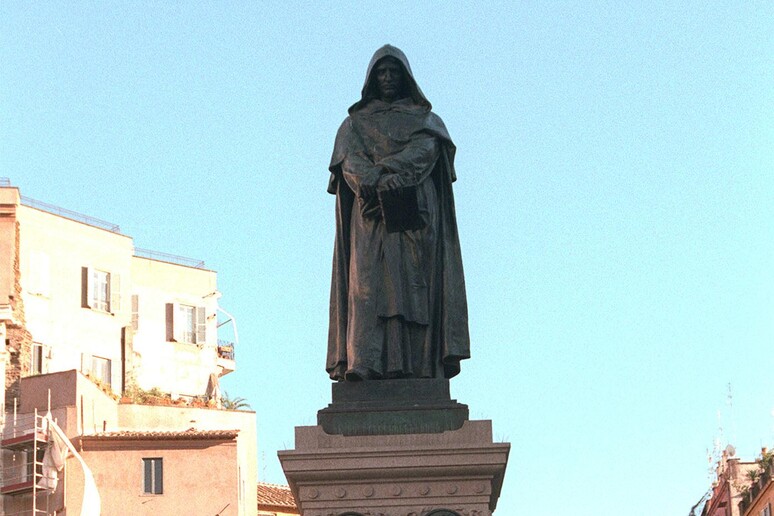 - RIPRODUZIONE RISERVATA