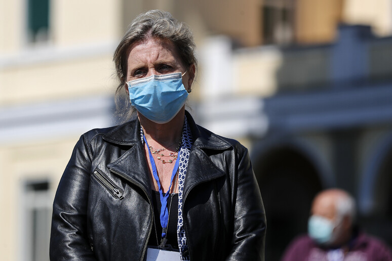 - RIPRODUZIONE RISERVATA