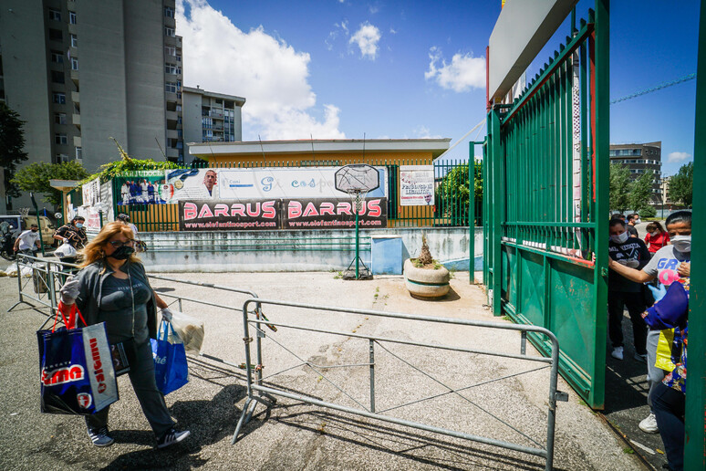 Fase 2:Maddaloni, Sos povert� da Scampia,guerra non � finita - RIPRODUZIONE RISERVATA