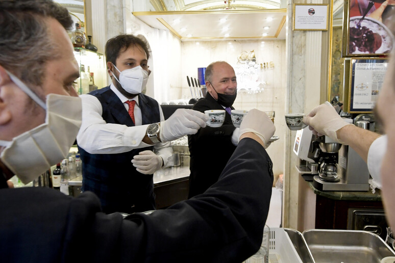 - RIPRODUZIONE RISERVATA