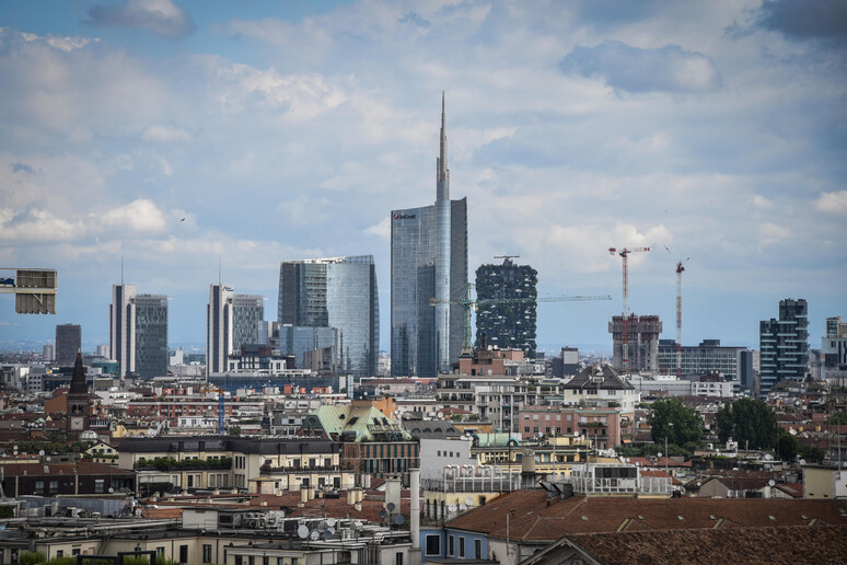 - RIPRODUZIONE RISERVATA