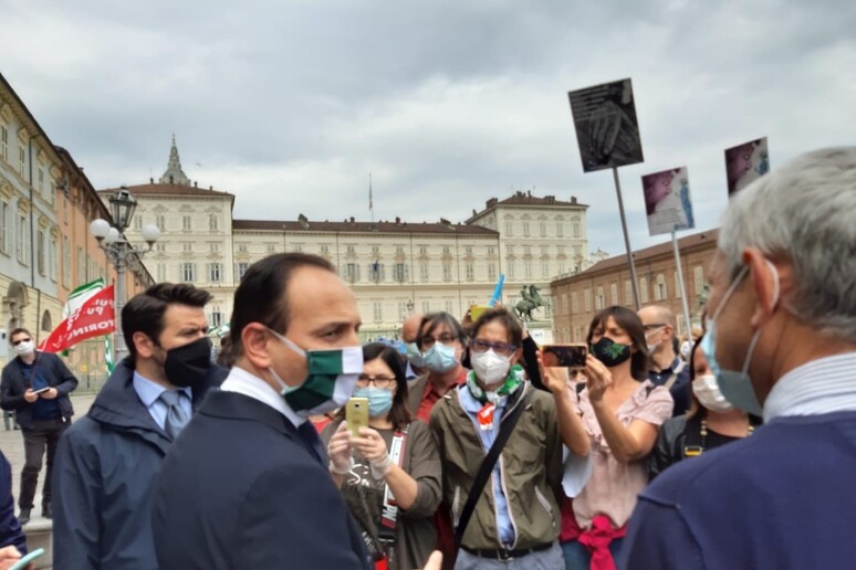 - RIPRODUZIONE RISERVATA