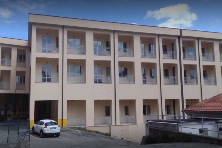 - RIPRODUZIONE RISERVATA