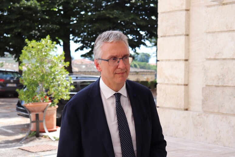 - RIPRODUZIONE RISERVATA