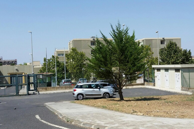 - RIPRODUZIONE RISERVATA
