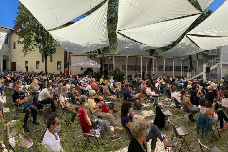 - RIPRODUZIONE RISERVATA
