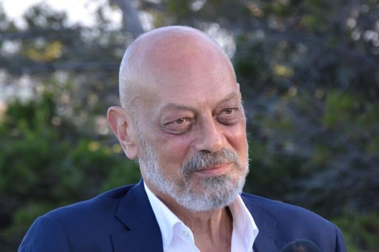 - RIPRODUZIONE RISERVATA