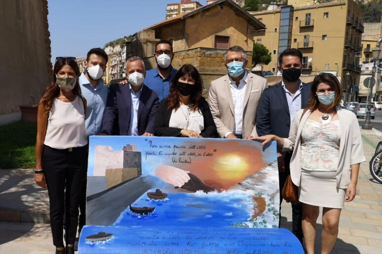 - RIPRODUZIONE RISERVATA