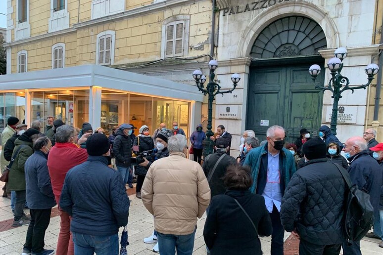 - RIPRODUZIONE RISERVATA