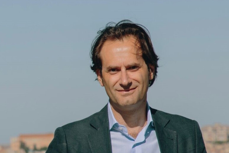 - RIPRODUZIONE RISERVATA