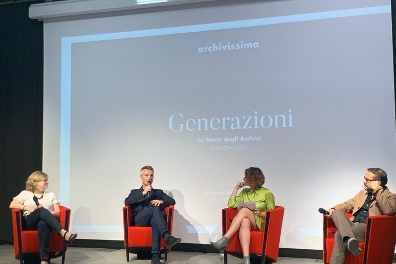 - RIPRODUZIONE RISERVATA