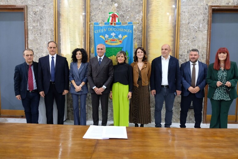- RIPRODUZIONE RISERVATA