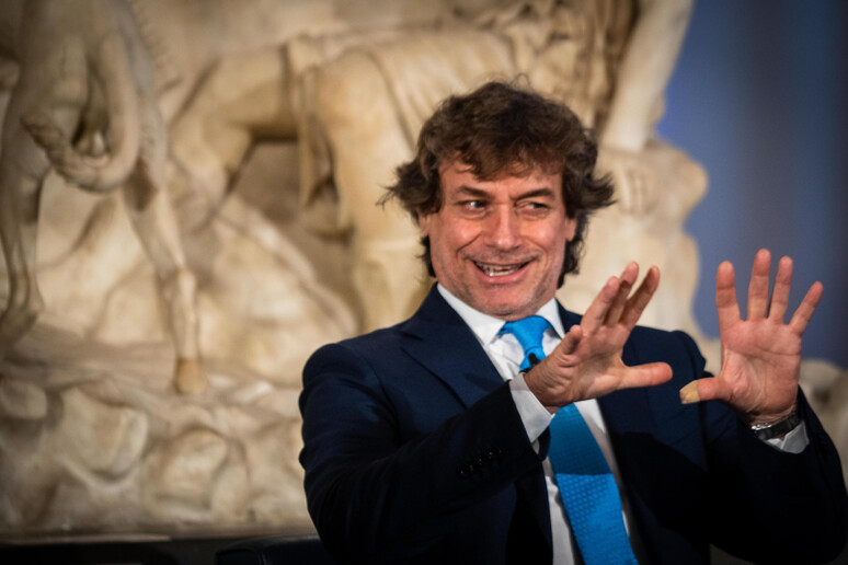 - RIPRODUZIONE RISERVATA