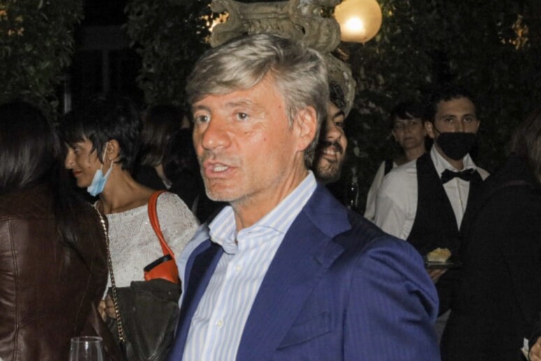 - RIPRODUZIONE RISERVATA