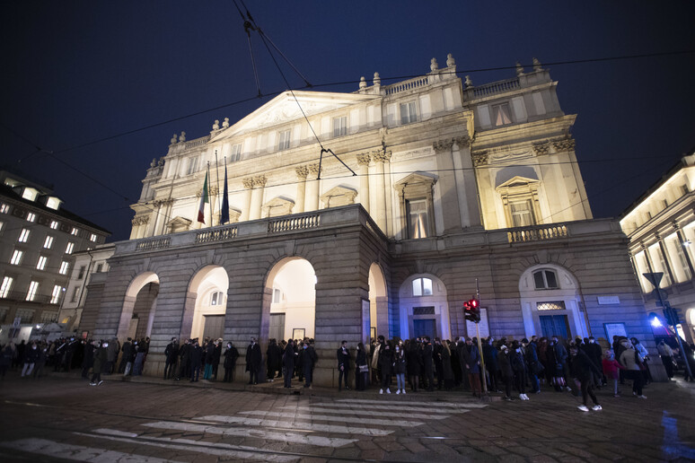 - RIPRODUZIONE RISERVATA