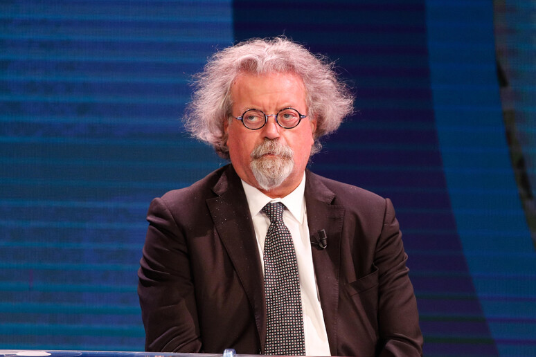 - RIPRODUZIONE RISERVATA