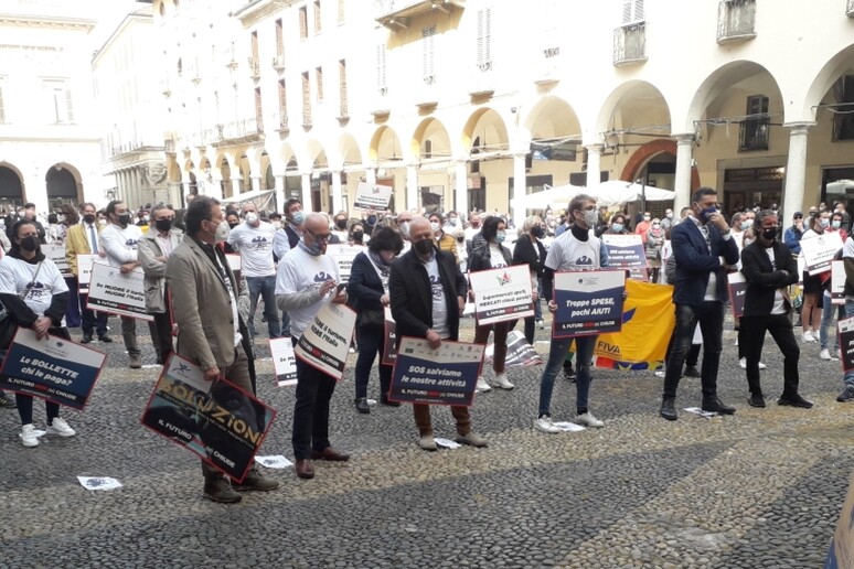 - RIPRODUZIONE RISERVATA
