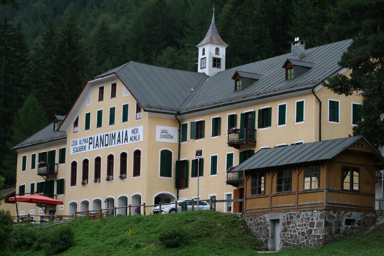 - RIPRODUZIONE RISERVATA