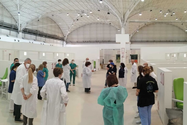 - RIPRODUZIONE RISERVATA