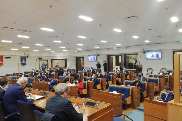 - RIPRODUZIONE RISERVATA