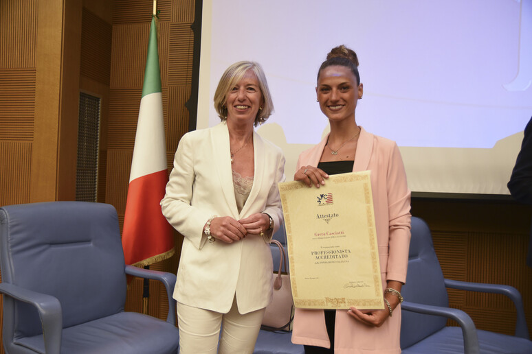 - RIPRODUZIONE RISERVATA