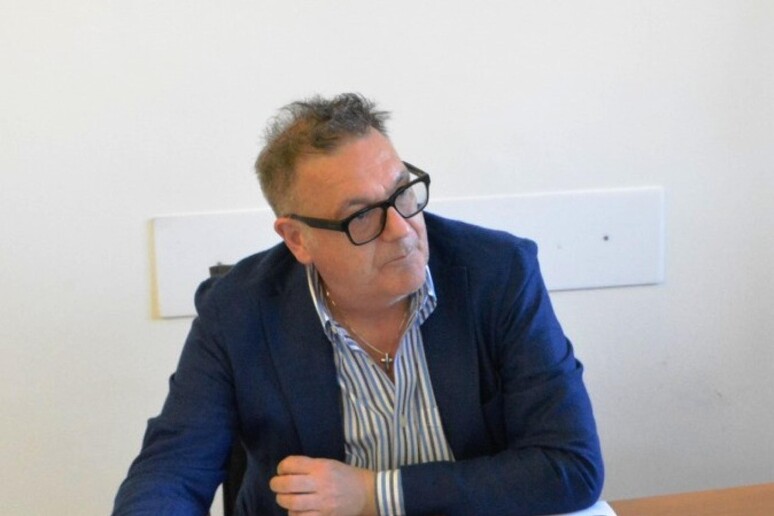 - RIPRODUZIONE RISERVATA